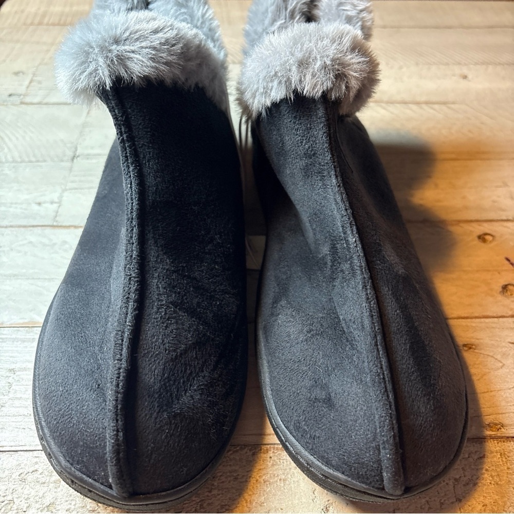 Old Navy Womens Black Faux Fur Lined Cozy Bootie Slippers Size 9 - Picture 11 of 14
